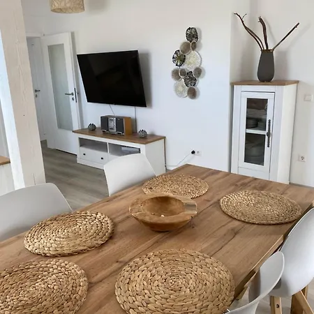 公寓 Am Kienbusch - Suedliche Weinstrasse - Dachgeschoss 特里费尔斯山麓安韦勒