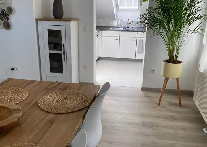 Am Kienbusch - Suedliche Weinstrasse - Dachgeschoss 아파트 안에일러 앰 트리펠스